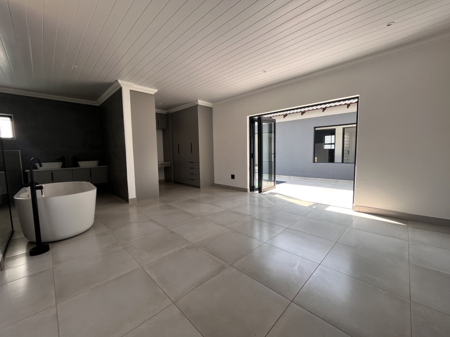 3 Bedroom Property for Sale in Wilkoppies North West